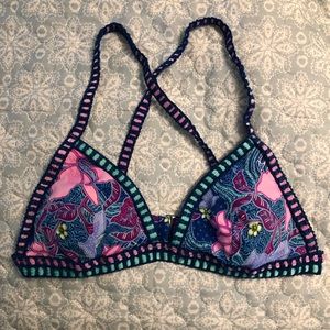 Adorable Victoria secret bikini top size medium